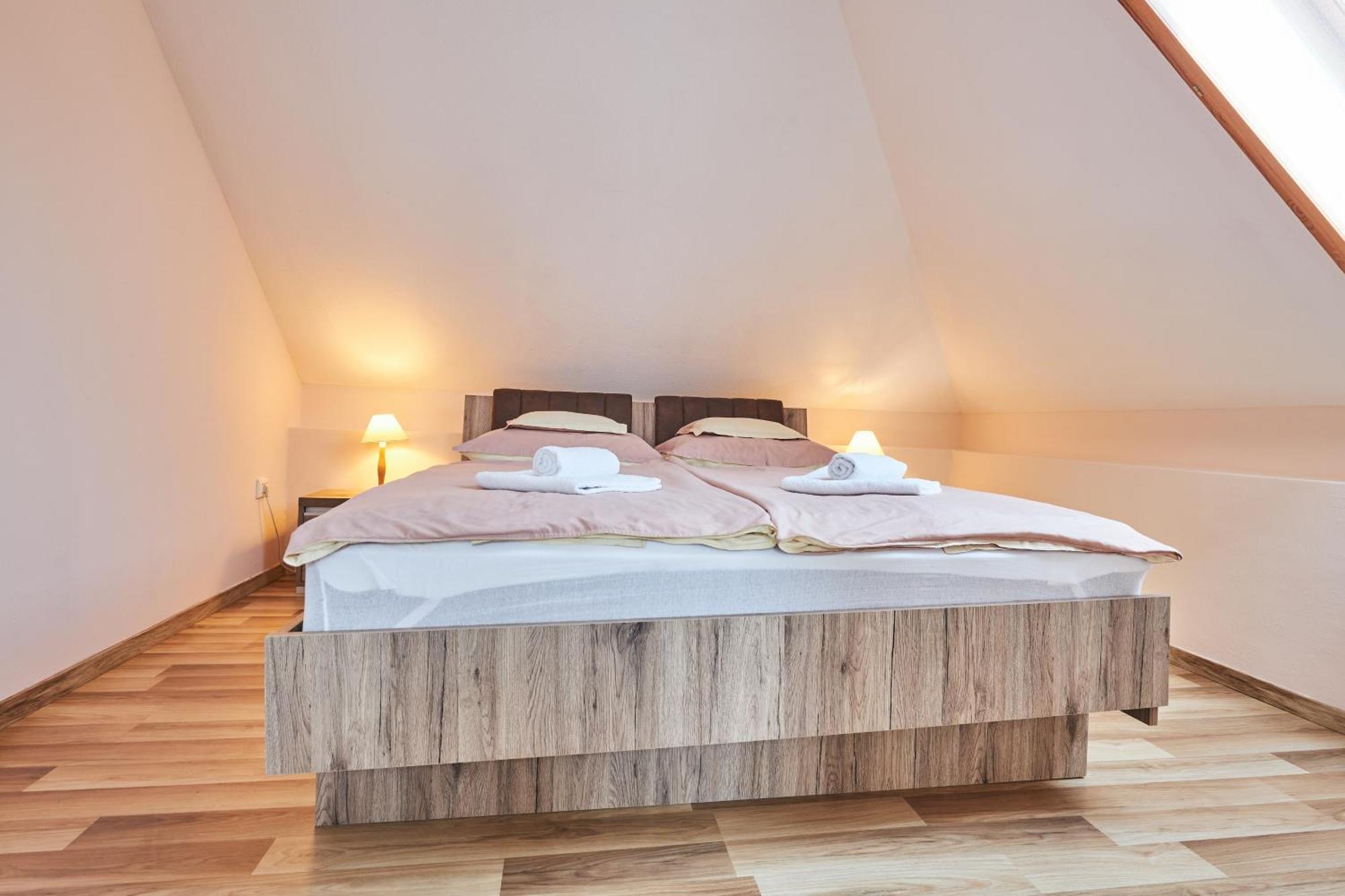 Ada Apartmanhaz Hajduszoboszlo Exterior photo