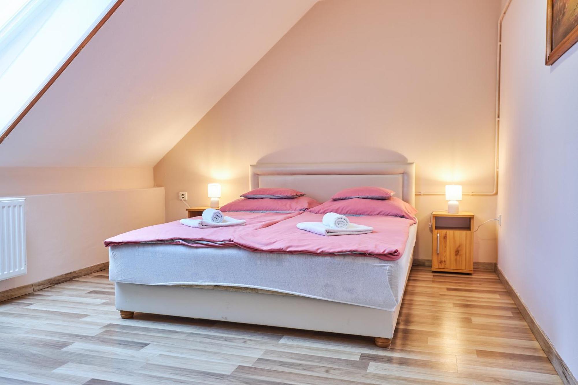 Ada Apartmanhaz Hajduszoboszlo Exterior photo