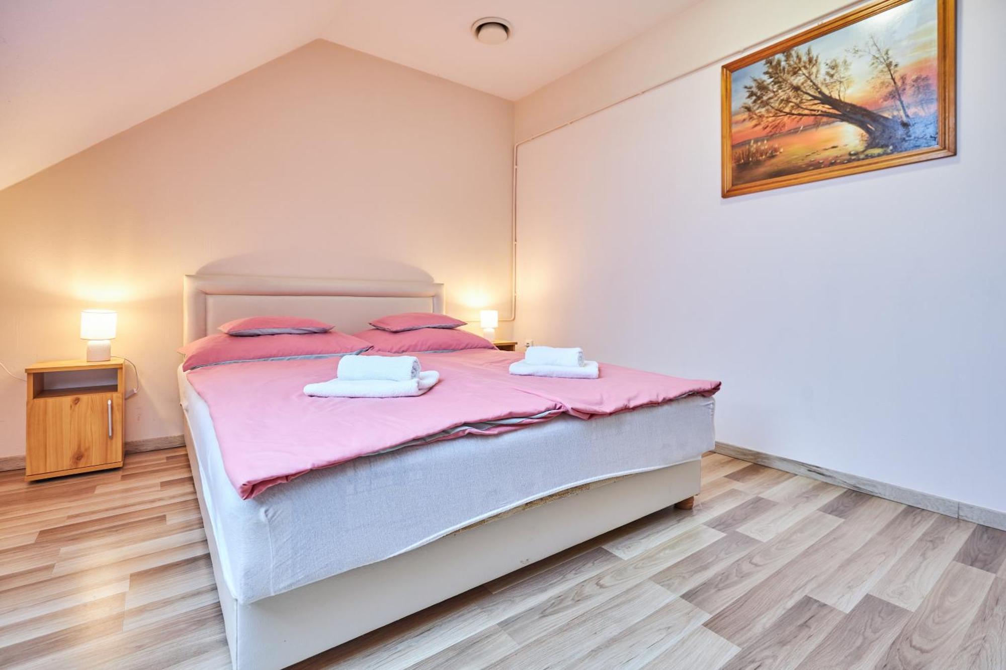 Ada Apartmanhaz Hajduszoboszlo Exterior photo